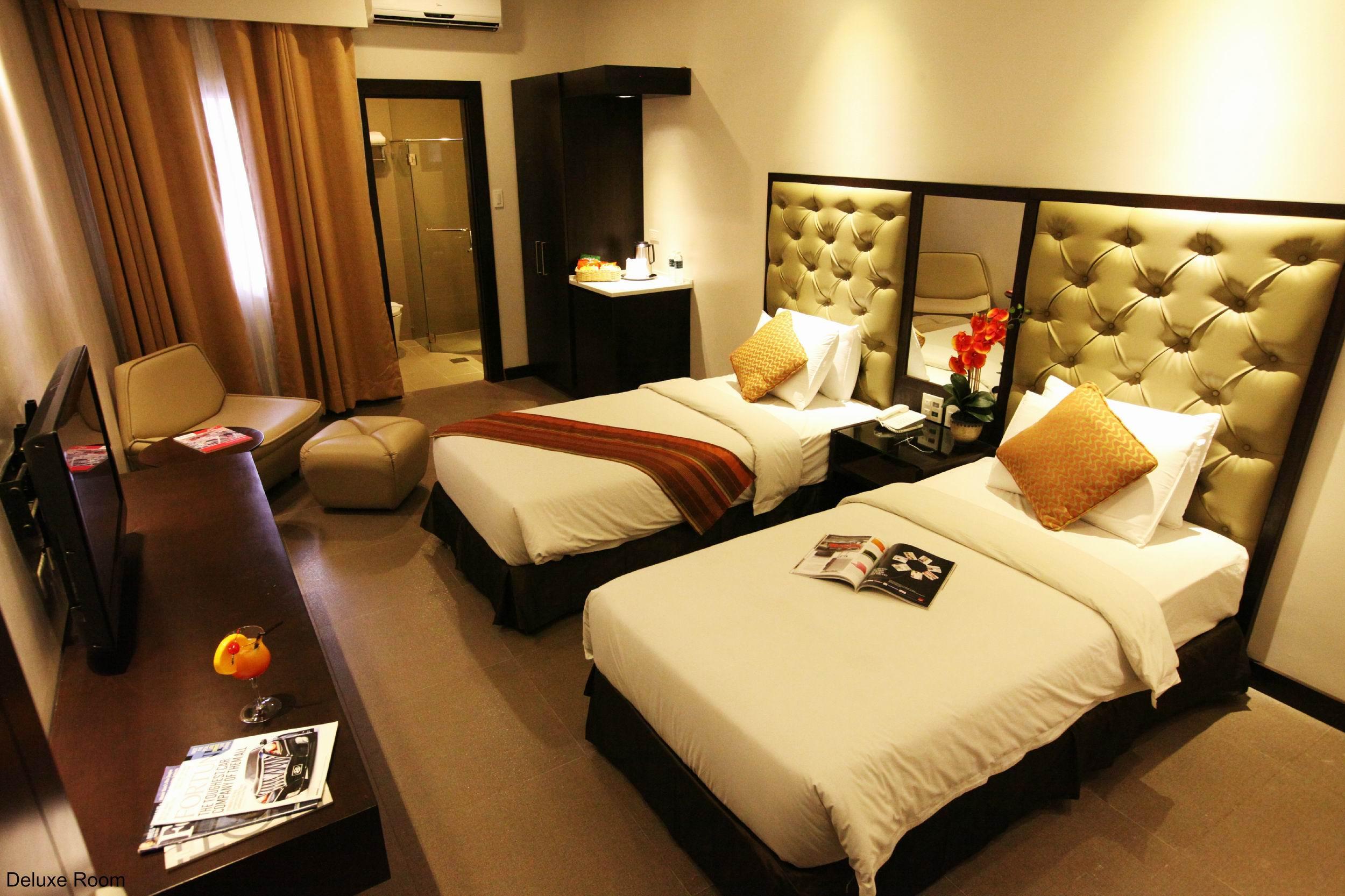 Castle Peak Hotel Cebu Екстериор снимка