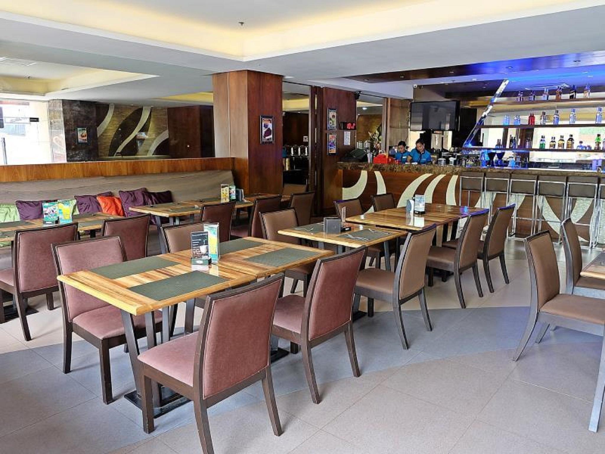Castle Peak Hotel Cebu Екстериор снимка