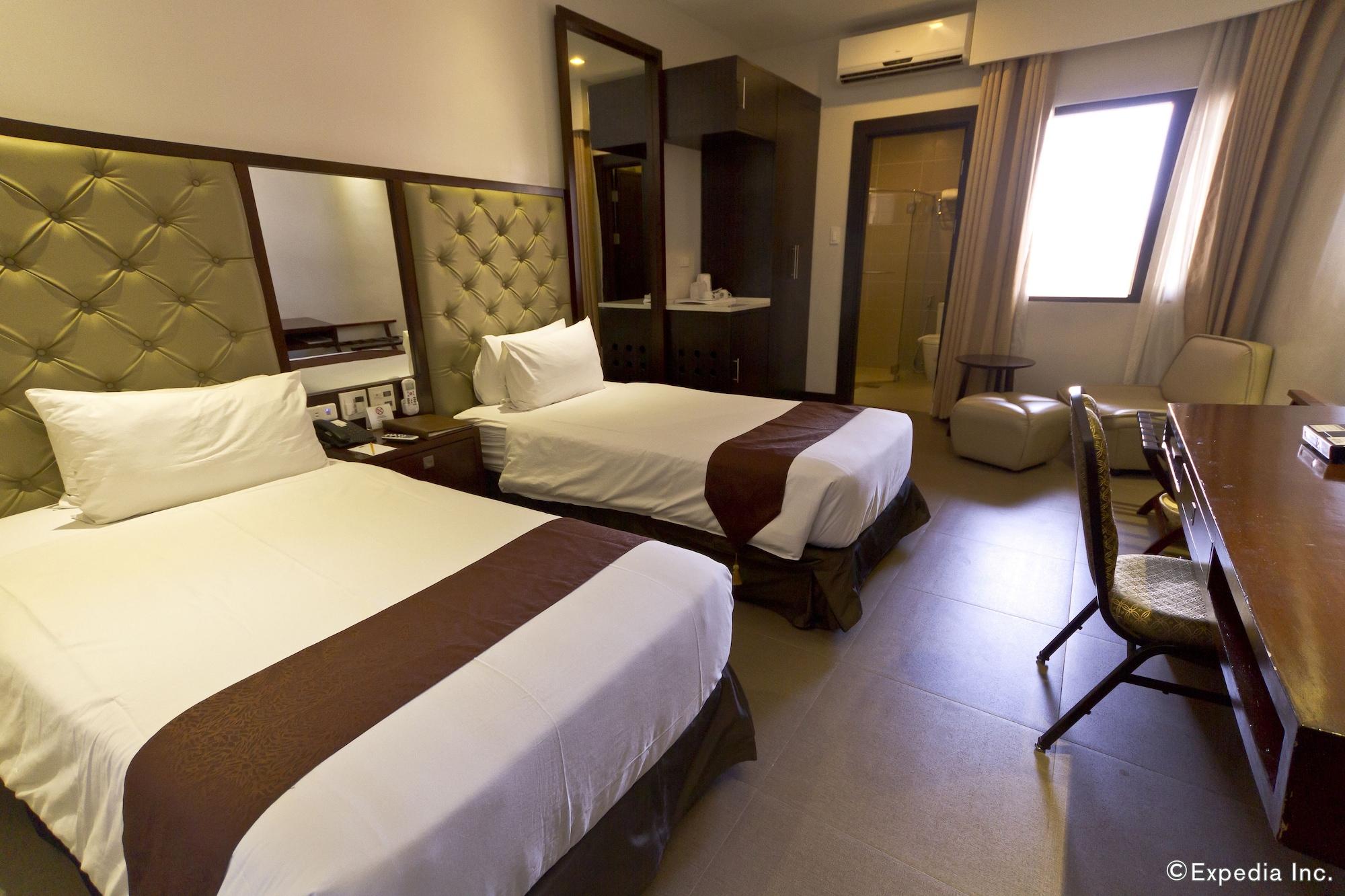 Castle Peak Hotel Cebu Екстериор снимка