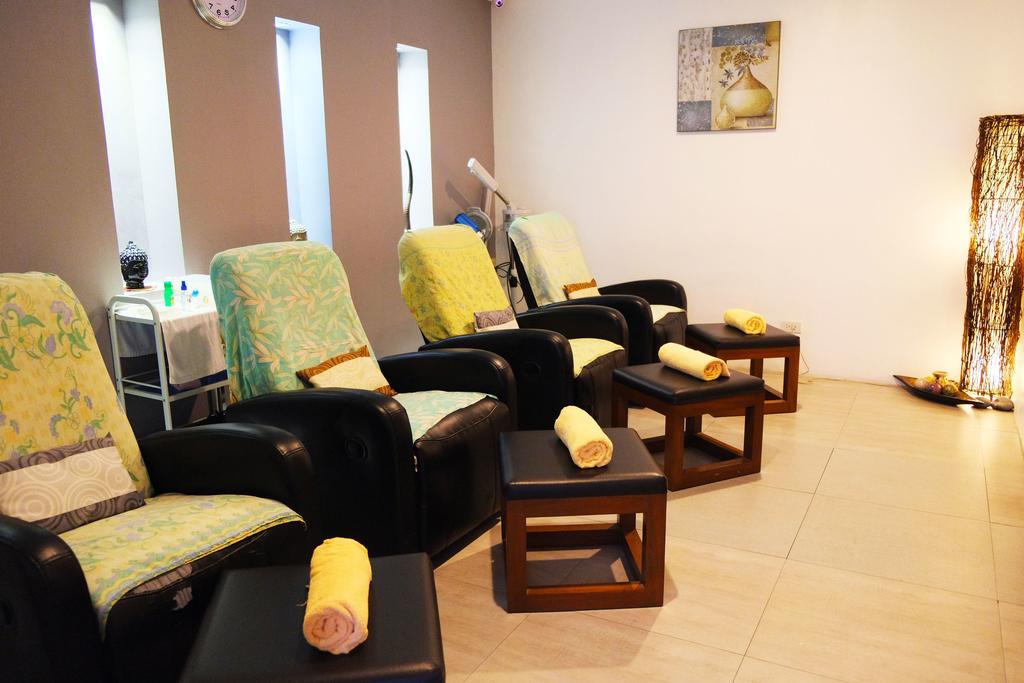 Castle Peak Hotel Cebu Екстериор снимка