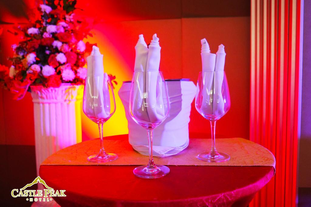 Castle Peak Hotel Cebu Екстериор снимка