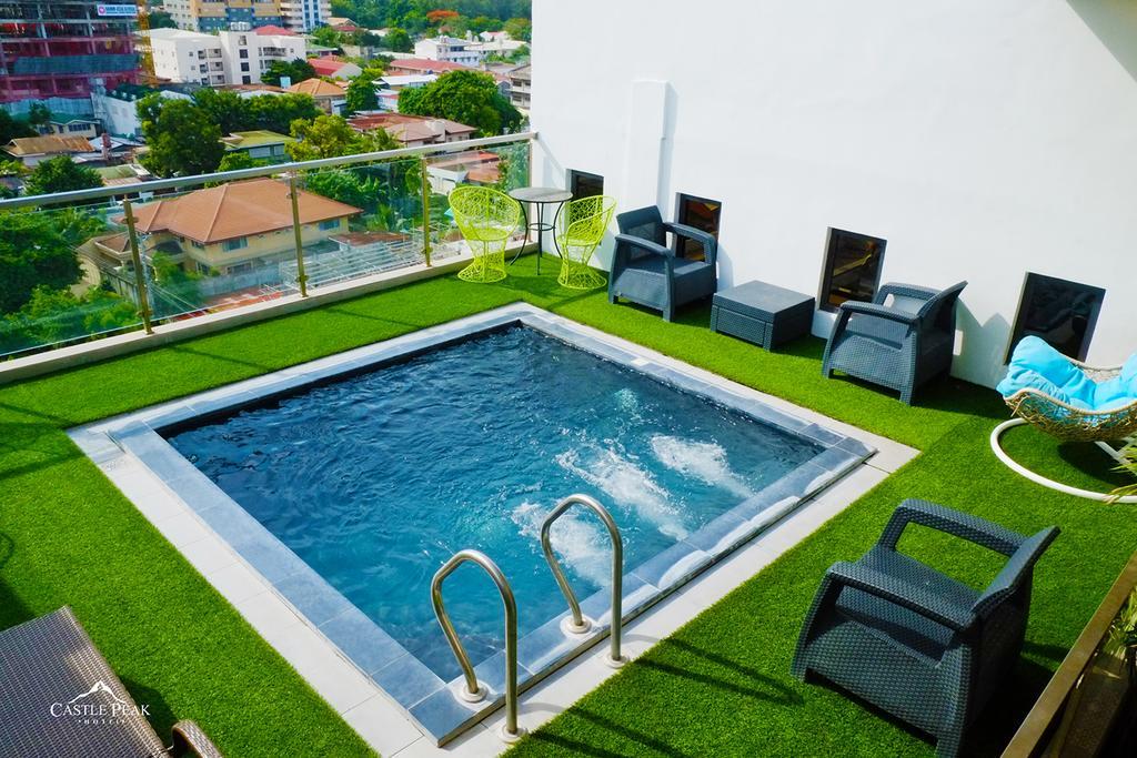 Castle Peak Hotel Cebu Екстериор снимка