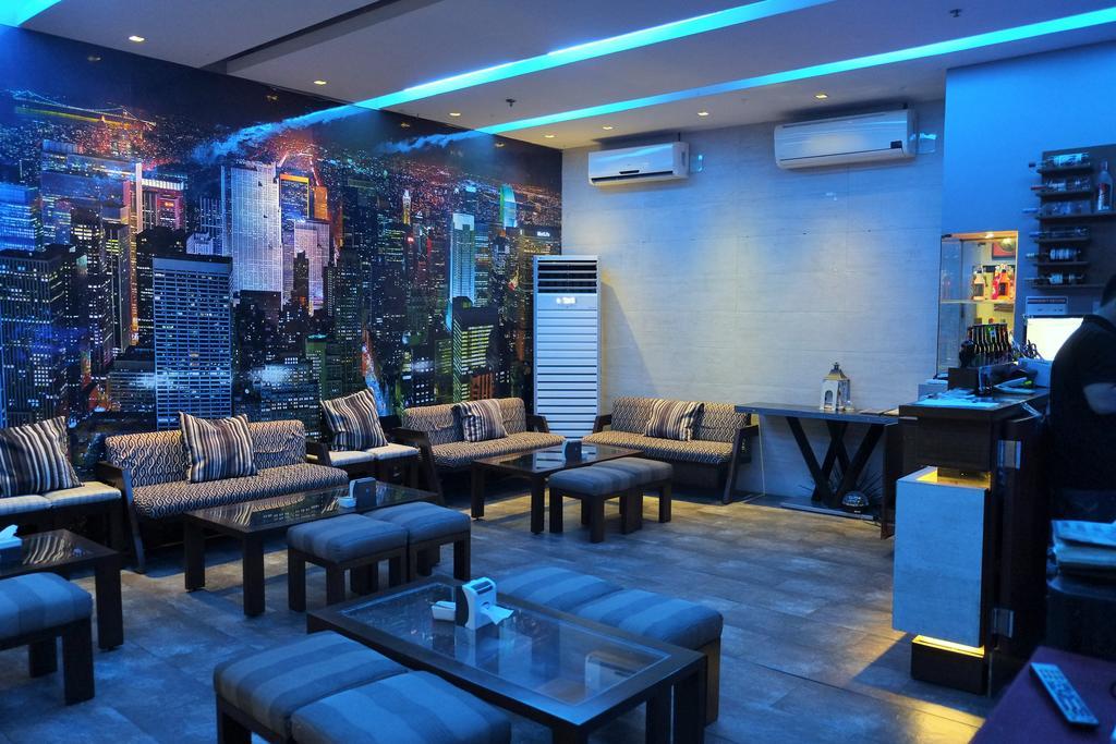 Castle Peak Hotel Cebu Екстериор снимка